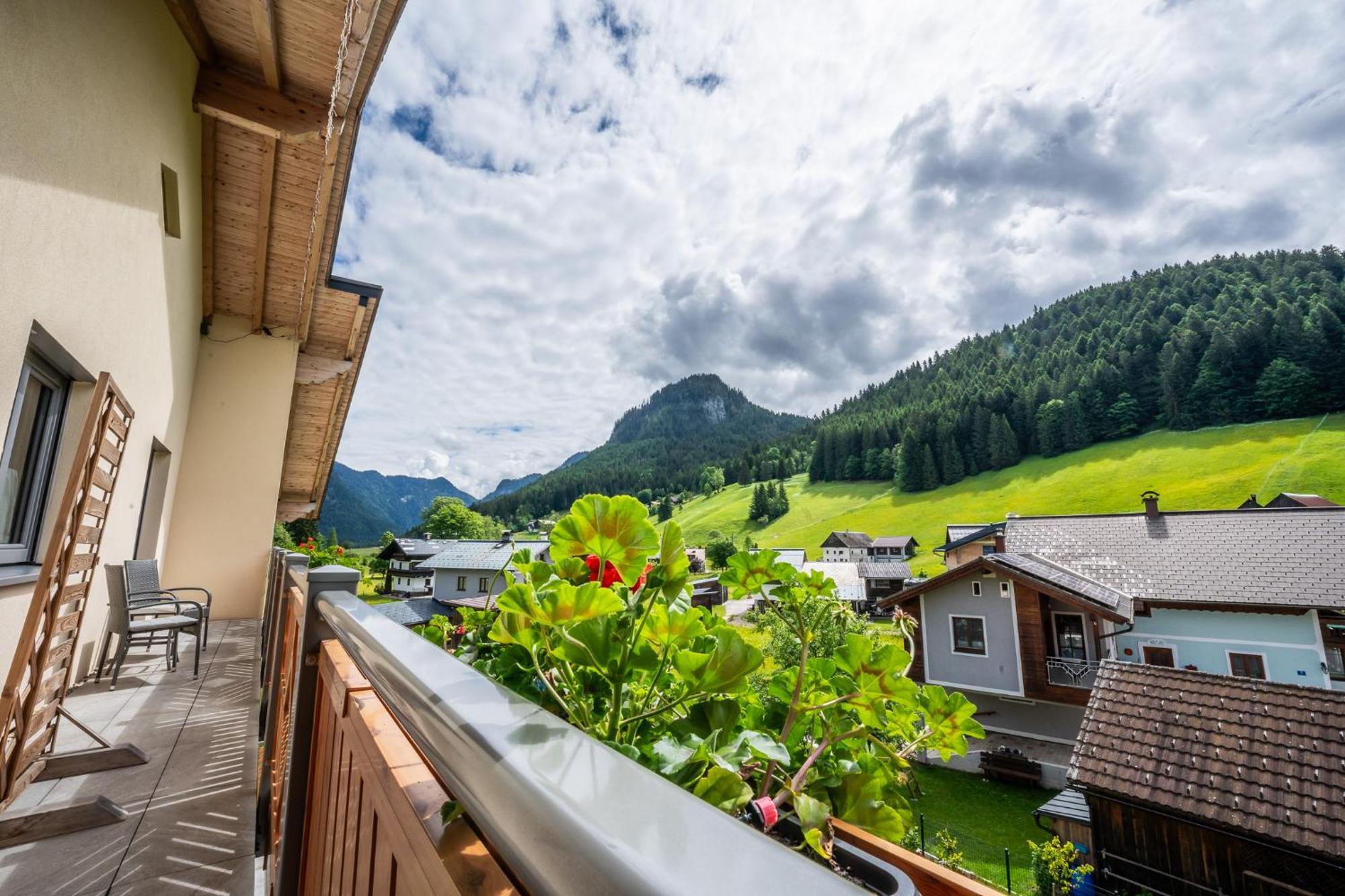 Haus Friedrich Hotell Gosau Eksteriør bilde